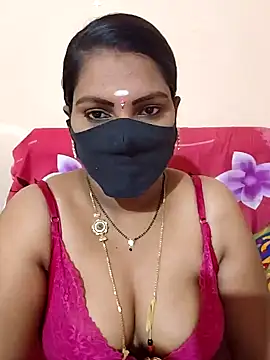 Snapshot of nisha_20 chatting on 03-04-25, 04:27 nisha 20 online show from 03-04-25, 04:27