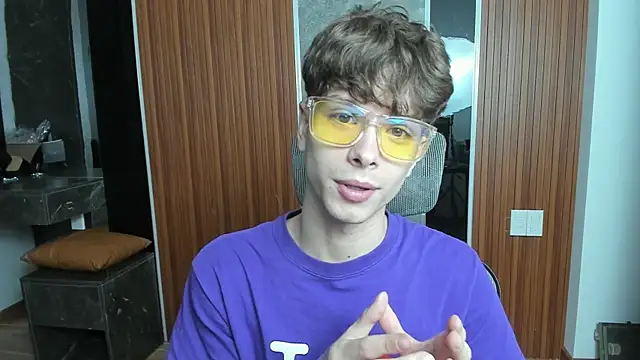 calvin love you online show from 04-10-26, 05:17