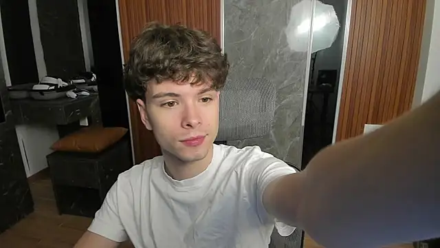 calvin love you online show from 06-28-26, 02:12