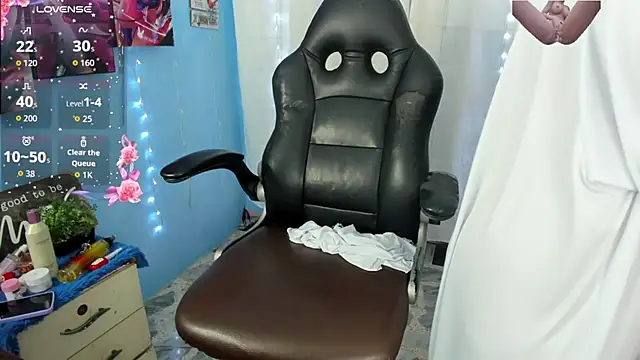 Snapshot of Falak-Yasin chatting on 03-08-26, 01:15 Falak-Yasin online show from 03-08-26, 01:15