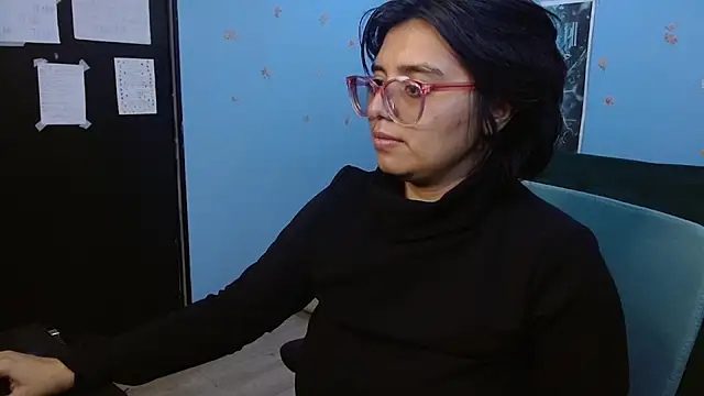 Snapshot of X_CHERRY_XX chatting on 06-26-26, 02:38 X CHERRY XX online show from 06-26-26, 02:38