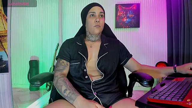 ZhoeStrong online show from 05-18-26, 04:07