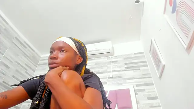 Snapshot of ebony_march chatting on 03-04-25, 06:29 ebony march online show from 03-04-25, 06:29