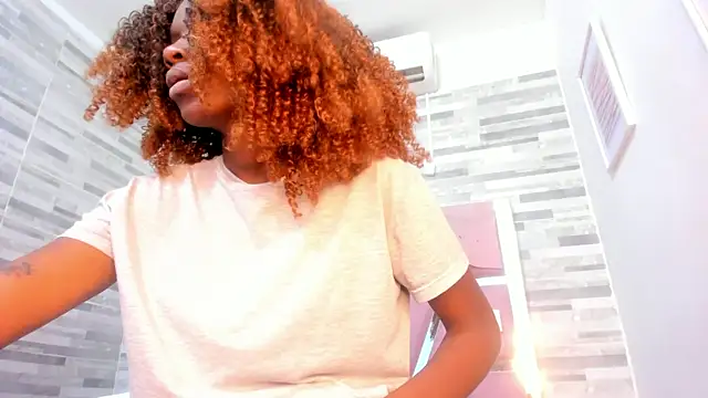 Snapshot of ebony_march chatting on 03-20-25, 06:42 ebony march online show from 03-20-25, 06:42