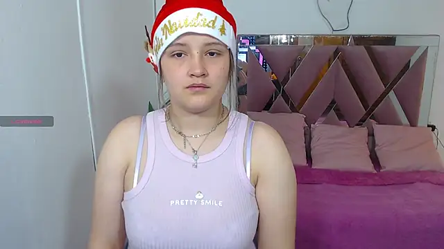 Snapshot of Krysstal_tay chatting on 12-17-24, 12:33 Krysstal tay online show from 12-17-24, 12:33