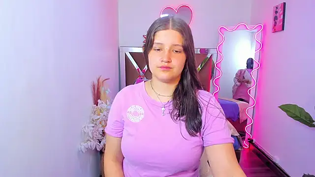 Snapshot of Krysstal_tay chatting on 12-21-24, 12:06 Krysstal tay online show from 12-21-24, 12:06