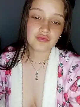 Snapshot of Krysstal_tay chatting on 12-24-24, 05:02 Krysstal tay online show from 12-24-24, 05:02