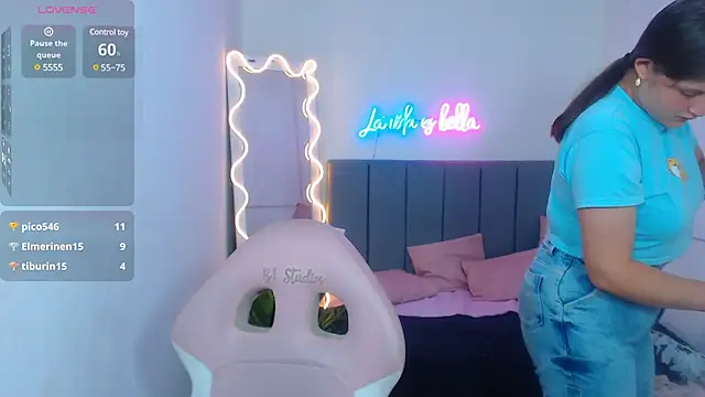 Snapshot of Krysstal_tay chatting on 01-21-25, 06:23 Krysstal tay online show from 01-21-25, 06:23