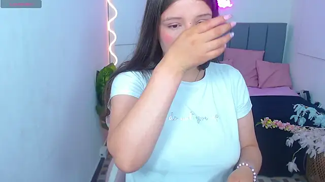 Snapshot of Krysstal_tay chatting on 01-23-25, 11:58 Krysstal tay online show from 01-23-25, 11:58