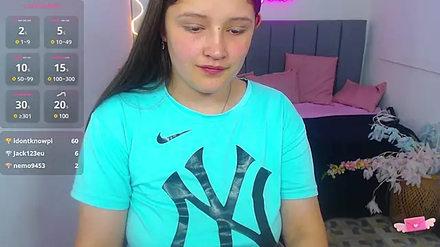 Snapshot of Krysstal_tay chatting on 01-24-25, 05:53 Krysstal tay online show from 01-24-25, 05:53