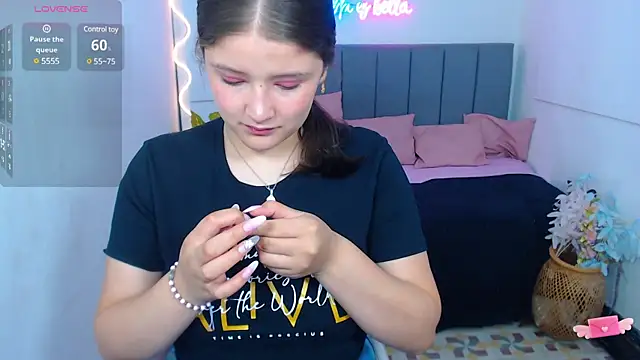 Snapshot of Krysstal_tay chatting on 02-01-25, 12:16 Krysstal tay online show from 02-01-25, 12:16