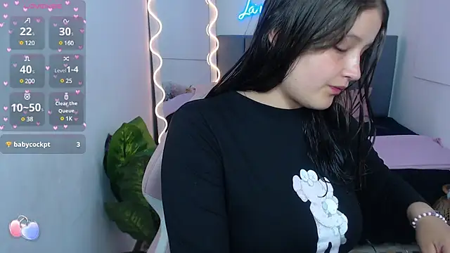 Snapshot of Krysstal_tay chatting on 02-08-25, 11:44 Krysstal tay online show from 02-08-25, 11:44