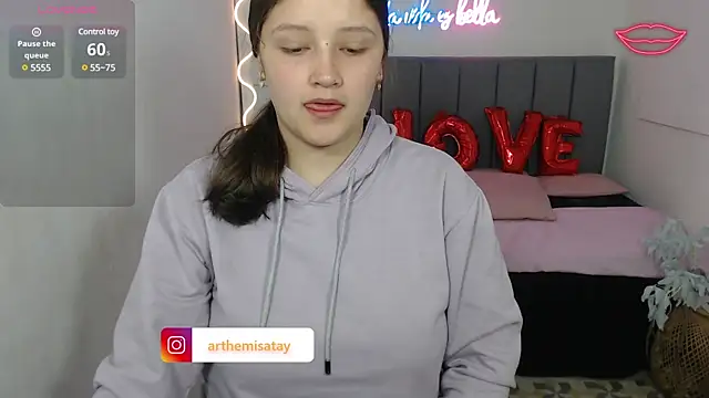 Snapshot of Krysstal_tay chatting on 02-18-25, 11:33 Krysstal tay online show from 02-18-25, 11:33