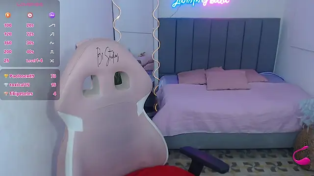 Snapshot of Krysstal_tay chatting on 03-13-25, 06:01 Krysstal tay online show from 03-13-25, 06:01