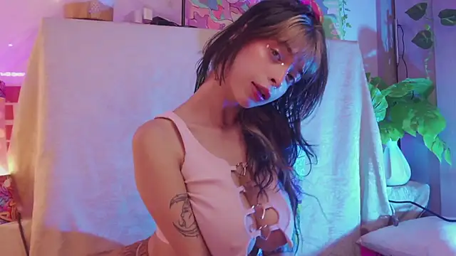 Snapshot of Kitty_arts chatting on 01-25-25, 10:07 Kitty arts online show from 01-25-25, 10:07