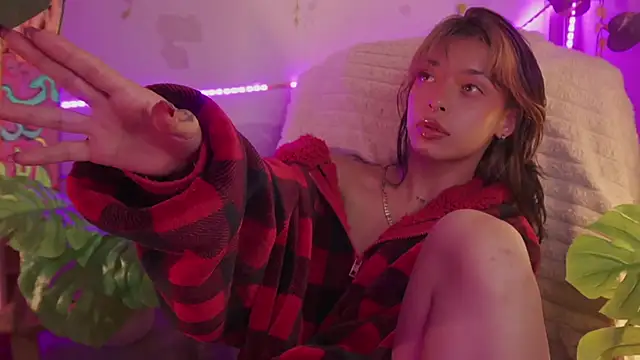 Snapshot of Kitty_arts chatting on 02-28-25, 09:55 Kitty arts online show from 02-28-25, 09:55