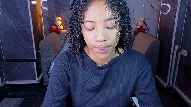 Snapshot of Violeth_b chatting on 07-01-26, 01:24 Violeth b online show from 07-01-26, 01:24