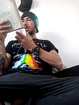 Gatohot23 online show from 02-19-25, 01:28