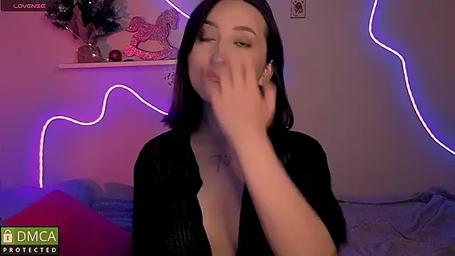 Snapshot of wow_susan chatting on 02-06-26, 02:27 wow susan online show from 02-06-26, 02:27