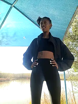 Snapshot of 02Boitybaby chatting on 07-18-26, 01:04 02Boitybaby online show from 07-18-26, 01:04