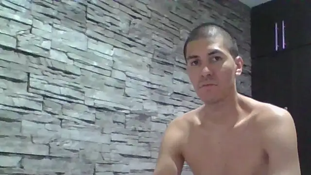Snapshot of Sexylatin64 chatting on 06-11-26, 12:43 Sexylatin64 online show from 06-11-26, 12:43