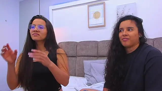Dilan y Mia online show from 01-21-25, 06:34
