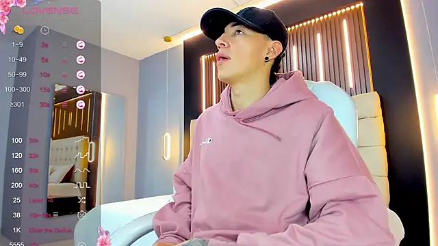 Lobo 17  online show from 02-06-26, 03:33