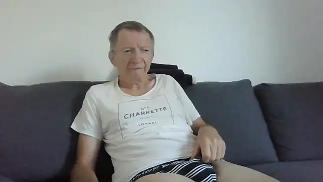 naturiste974 online show from 06-18-26, 05:30