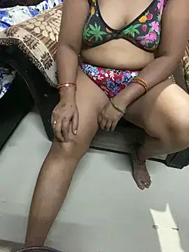 Snapshot of Tameesh_sexy_mistress chatting on 06-28-26, 05:35 Tameesh sexy mistress online show from 06-28-26, 05:35