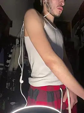 Snapshot of AsdAltiods chatting on 03-12-26, 08:09 AsdAltiods online show from 03-12-26, 08:09