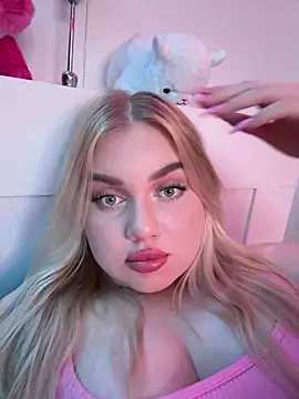 Snapshot of lwikaaa chatting on 03-22-25, 08:04 lwikaaa online show from 03-22-25, 08:04