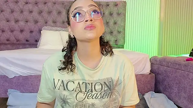 EMILYY FOXY online show from 03-06-26, 06:59