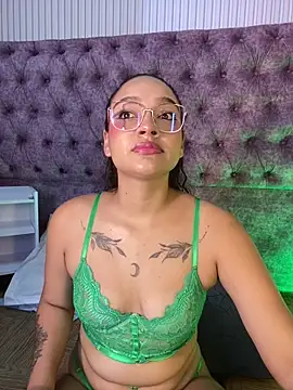 EMILYY FOXY online show from 05-31-26, 07:04