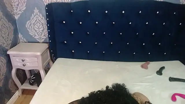 Sofiacowperx online show from 05-19-26, 01:17