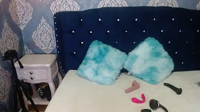 Sofiacowperx online show from 07-10-26, 07:38