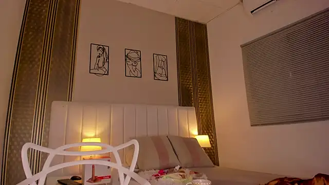 zoe sky  online show from 04-06-26, 11:33