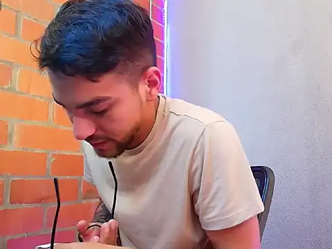 Leandro valenzuela online show from 10-04-25, 08:07