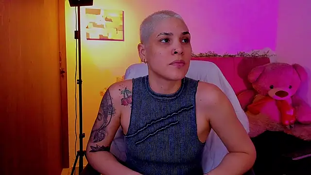 Charlee pink online show from 04-09-26, 06:02