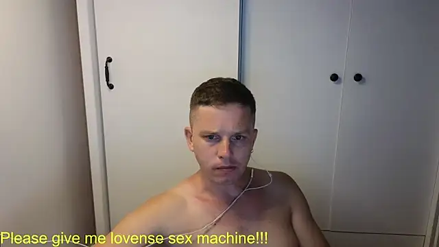 Snapshot of BigL0ve chatting on 07-18-26, 02:10 BigL0ve online show from 07-18-26, 02:10