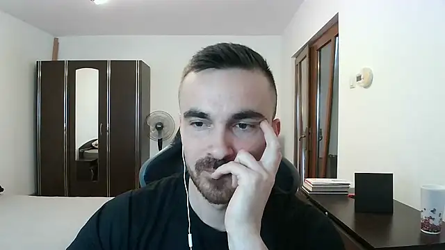 Snapshot of mu5clemania2 chatting on 01-08-26, 01:13 mu5clemania2 online show from 01-08-26, 01:13