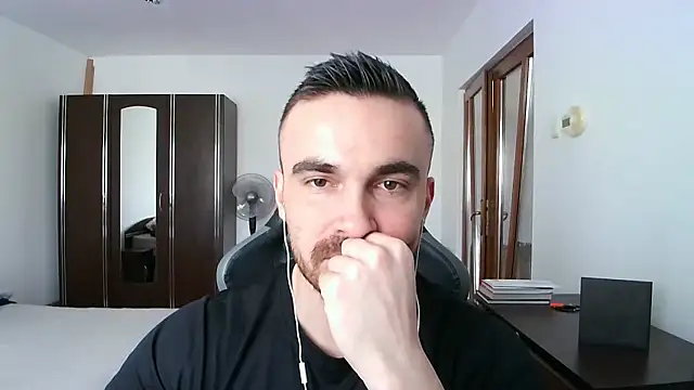 Snapshot of mu5clemania2 chatting on 01-09-26, 11:35 mu5clemania2 online show from 01-09-26, 11:35