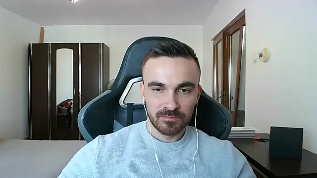 Snapshot of mu5clemania2 chatting on 01-10-26, 12:07 mu5clemania2 online show from 01-10-26, 12:07