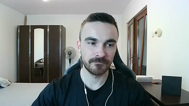 Snapshot of mu5clemania2 chatting on 01-14-26, 02:01 mu5clemania2 online show from 01-14-26, 02:01