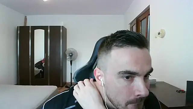 Snapshot of mu5clemania2 chatting on 02-09-26, 09:46 mu5clemania2 online show from 02-09-26, 09:46