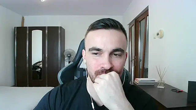 Snapshot of mu5clemania2 chatting on 02-12-26, 10:32 mu5clemania2 online show from 02-12-26, 10:32