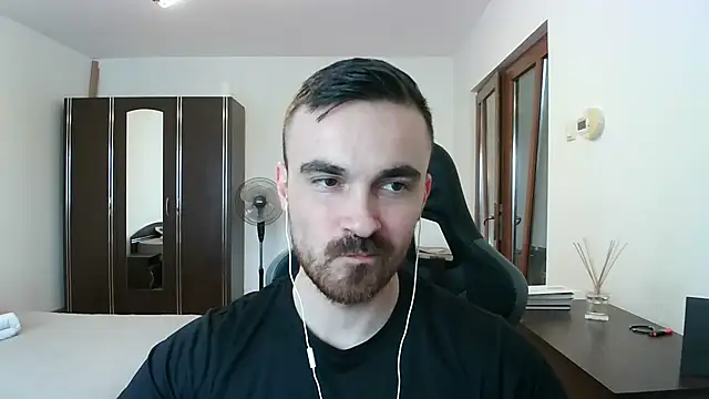 Snapshot of mu5clemania2 chatting on 02-21-26, 02:07 mu5clemania2 online show from 02-21-26, 02:07