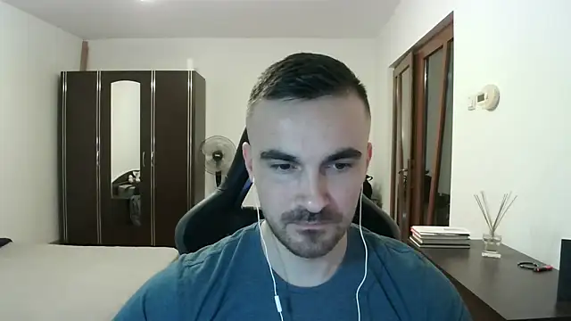 Snapshot of mu5clemania2 chatting on 02-25-26, 05:44 mu5clemania2 online show from 02-25-26, 05:44