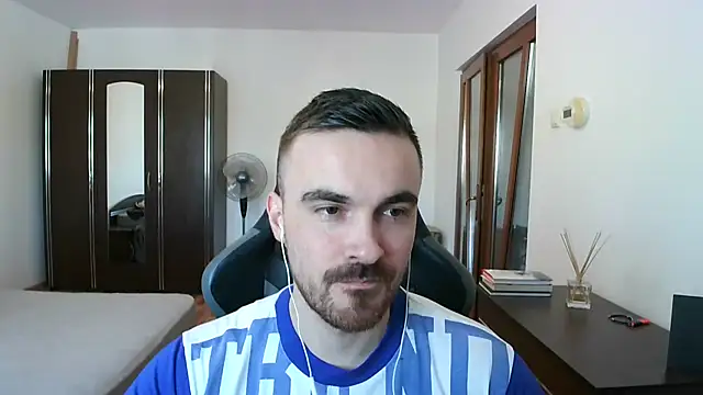 Snapshot of mu5clemania2 chatting on 03-04-26, 02:01 mu5clemania2 online show from 03-04-26, 02:01