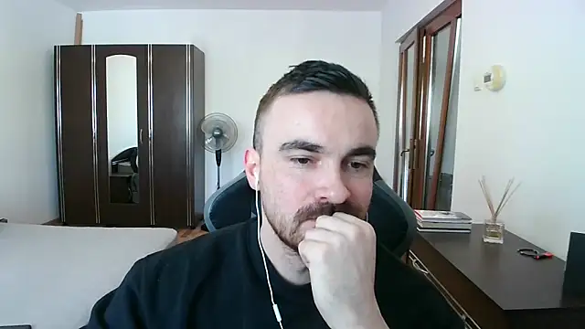 Snapshot of mu5clemania2 chatting on 03-08-26, 08:29 mu5clemania2 online show from 03-08-26, 08:29