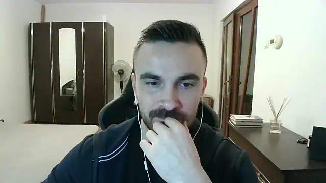 Snapshot of mu5clemania2 chatting on 03-10-26, 06:02 mu5clemania2 online show from 03-10-26, 06:02